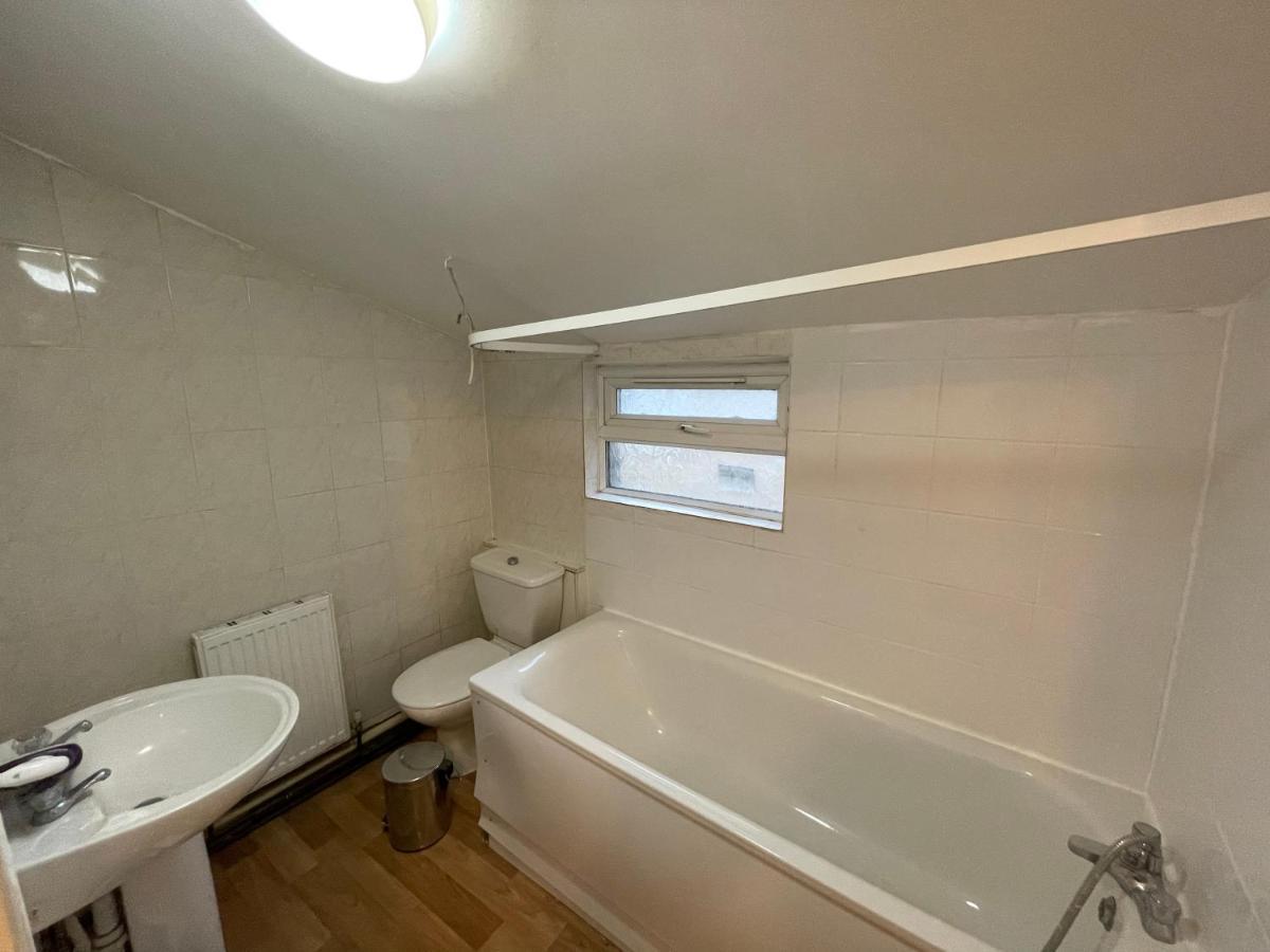 147 Knapp Road House Лондон Екстериор снимка
