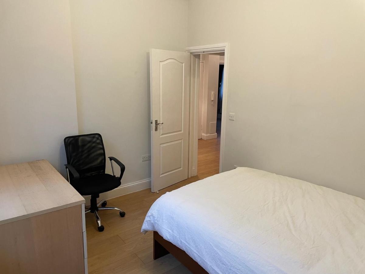 147 Knapp Road House Лондон Екстериор снимка