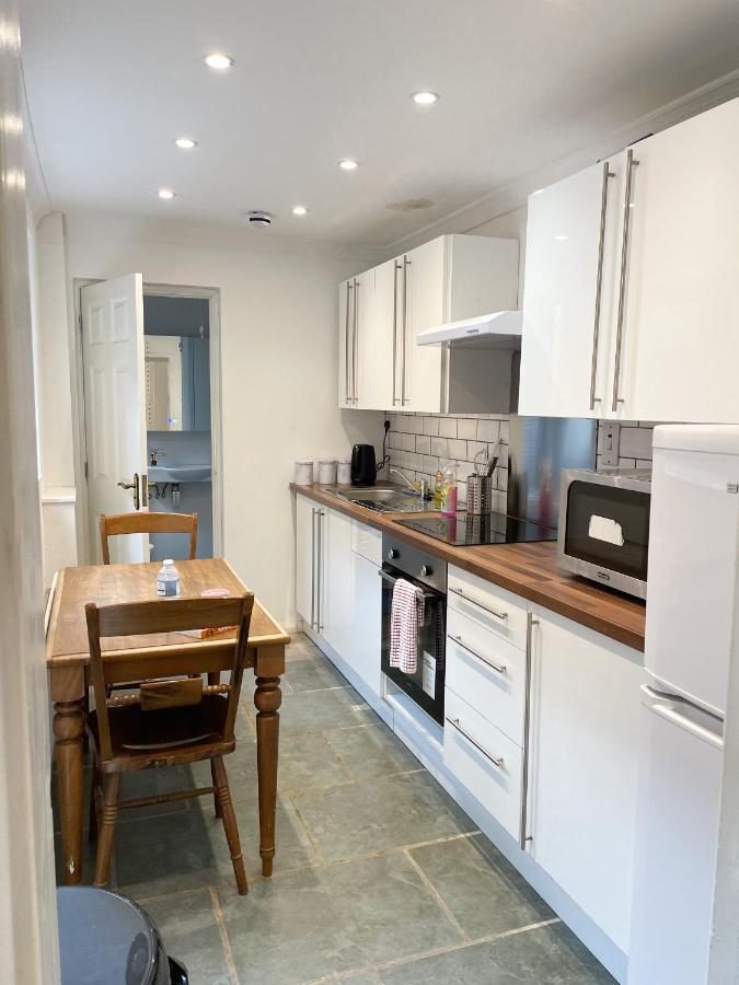 147 Knapp Road House Лондон Екстериор снимка